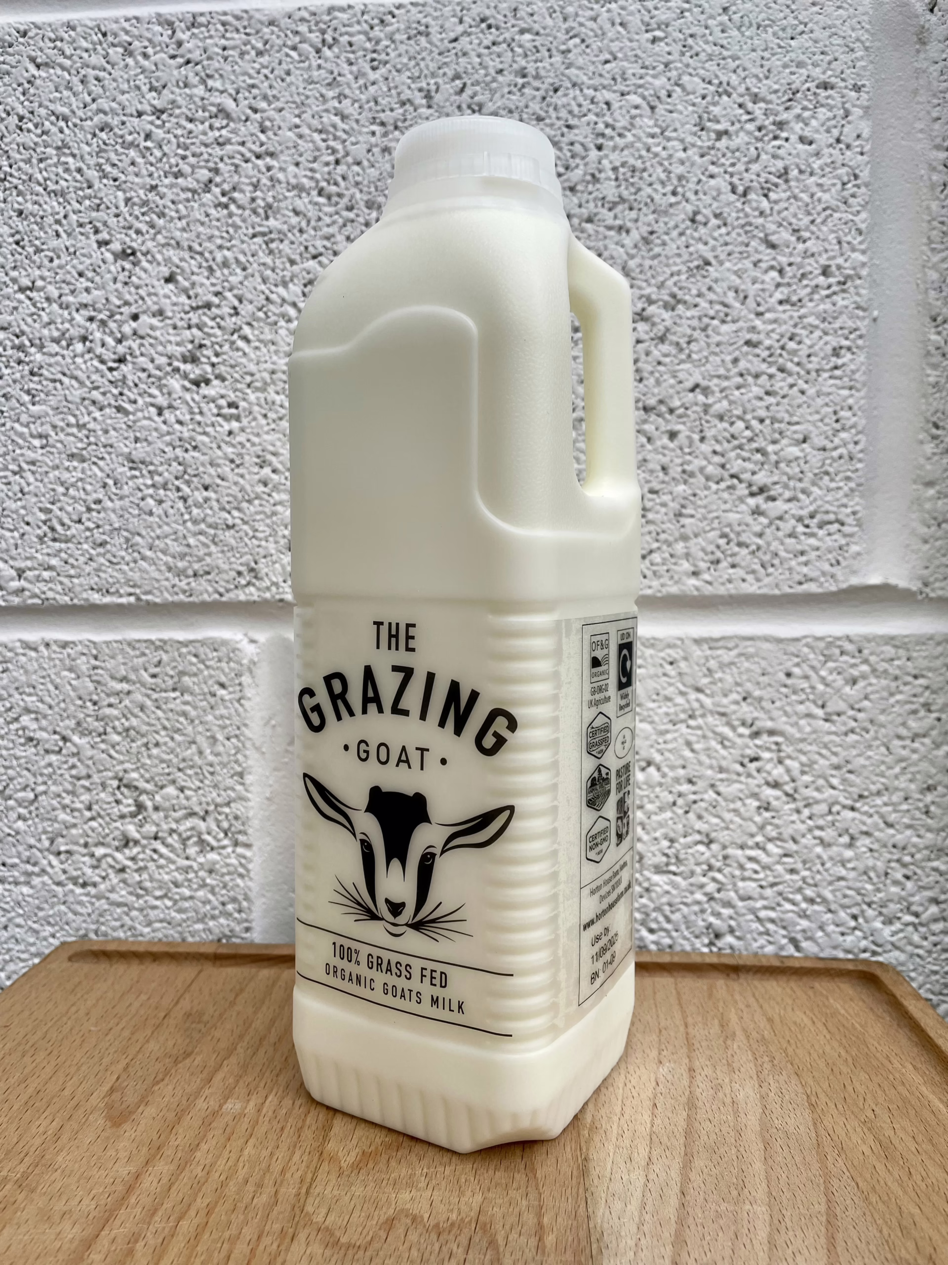Fresh, Organic, Pasteurised Goat Milk (1L) - Image 2