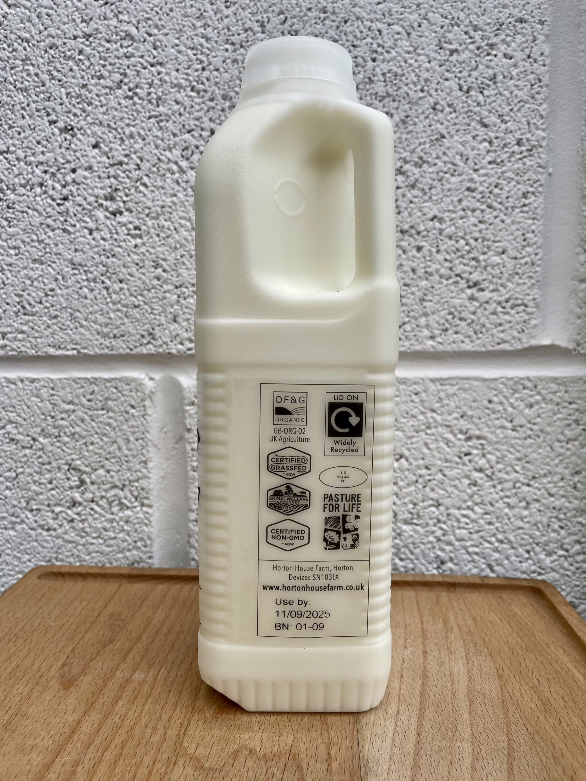 Fresh, Organic, Pasteurised Goat Milk (1L) - Image 3